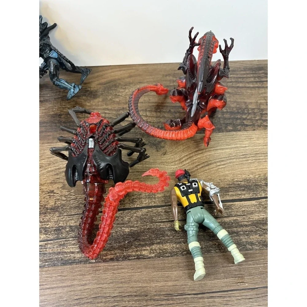 Kenner ALIENS Figure Lot Face Hugger Killer Crab Gorilla Queen Xenomorph Apone